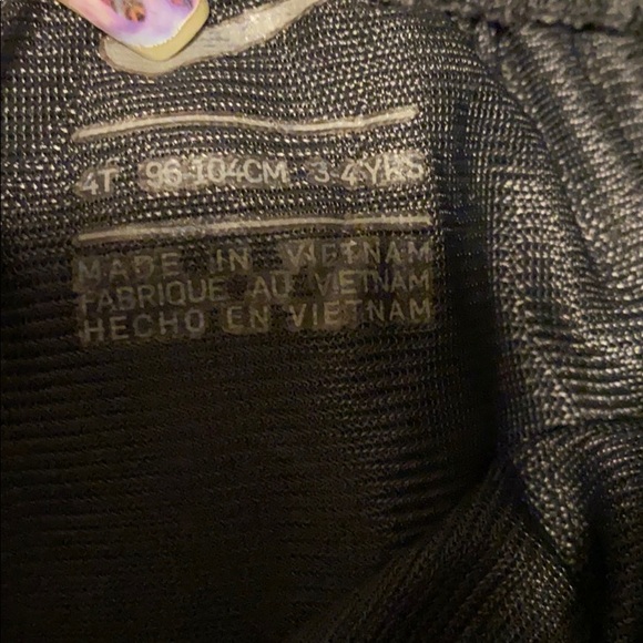 Nike Boys basketball shorts - Picture 3 of 3